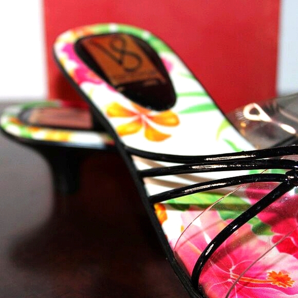 ✨ Victoria Spenser Cleary Cute Sandals | Size 8 | Floral Slide | New in Box - Picture 5 of 12